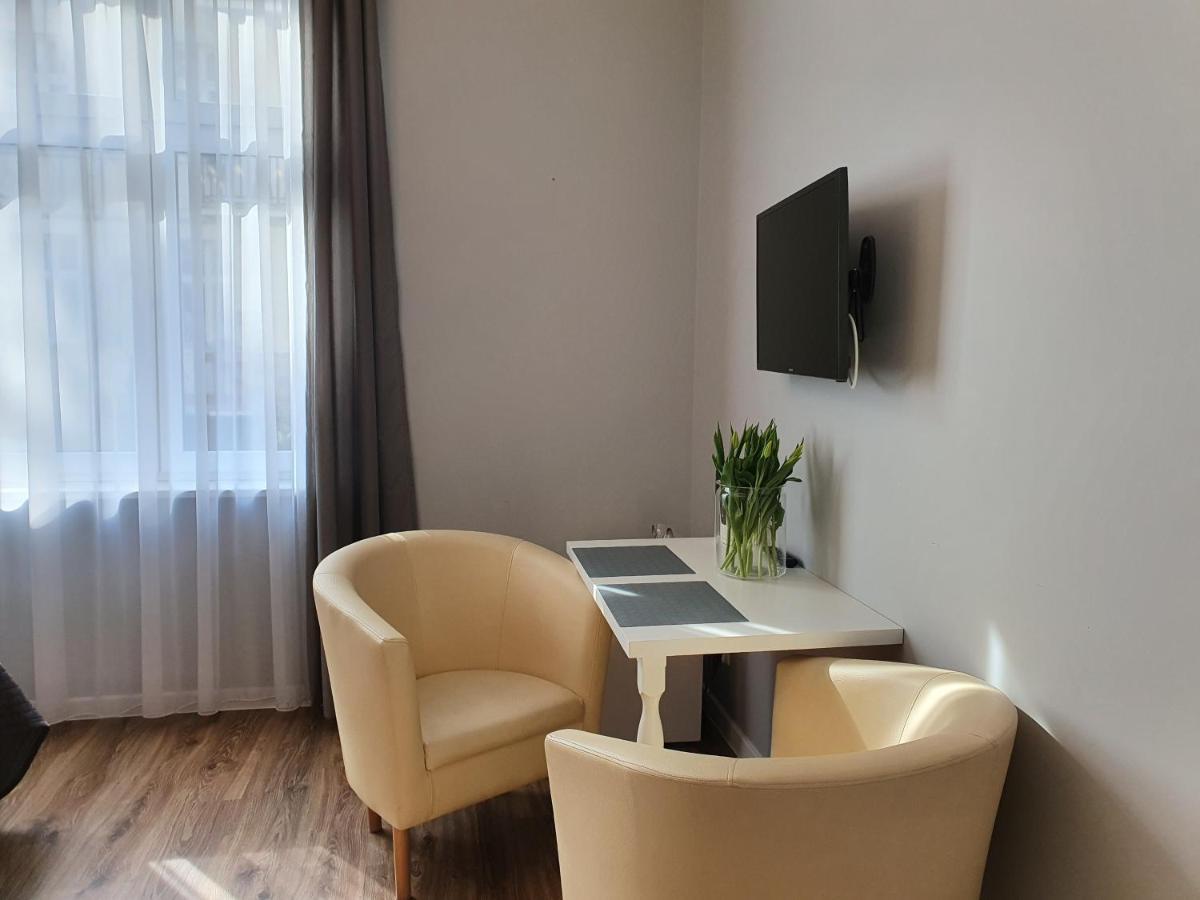 Sopot Airport Apartamento Exterior foto